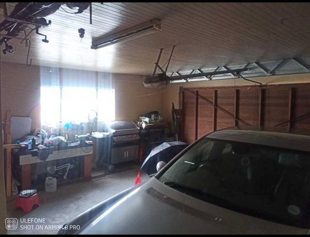 4 BEDROOM HOUSE FOR SALE IN MACKENZIE PARK